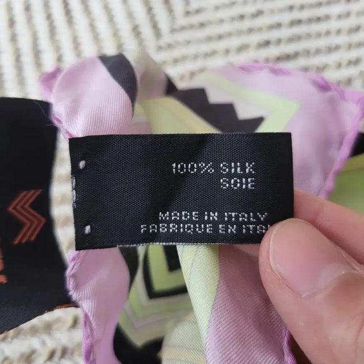 [BUNJANG] Missoni Multicolor Pattern Silk Scarf / 미쏘니 멀티컬러 패턴 실크 스카프