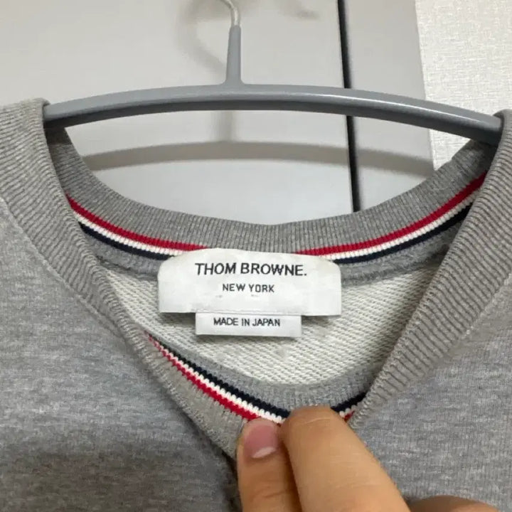 [SOLD OUT] 급처 정품 톰브라운 회색 맨투맨 3사이즈