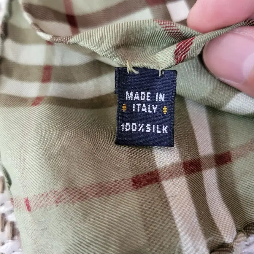 [BUNJANG] Burberry Vintage Silk Scarf / 90s 빈티지 버버리 실크 스카프