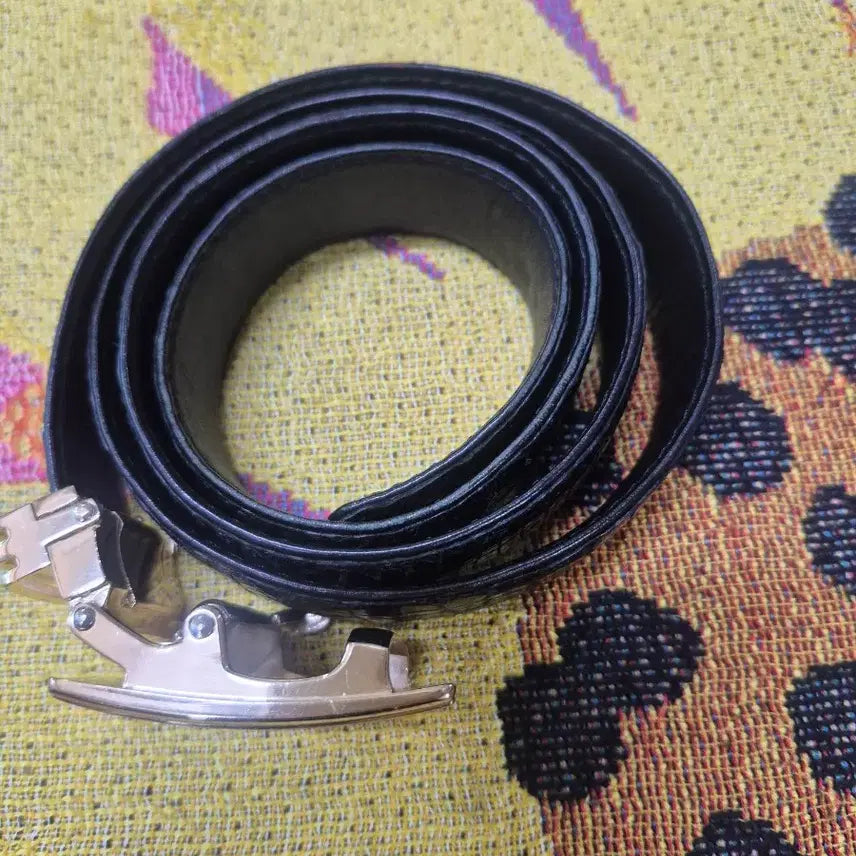 [BUNJANG] Black Leather Belt with Gold Buckle / 블랙 가죽 남성 벨트 금장 버클