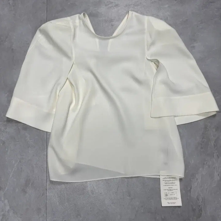 [BUNJANG] MYEYEKO Shoulder Pad Top / F 마이아이코 MYEYEKO 미사용