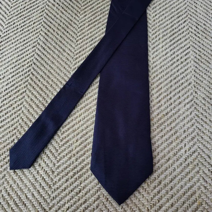 [BUNJANG] Givenchy Silk Tie Navy / 지방시 실크 넥타이 네이비