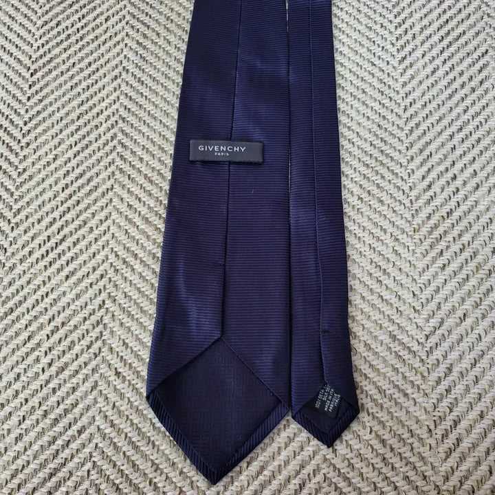 [BUNJANG] Givenchy Silk Tie Navy / 지방시 실크 넥타이 네이비