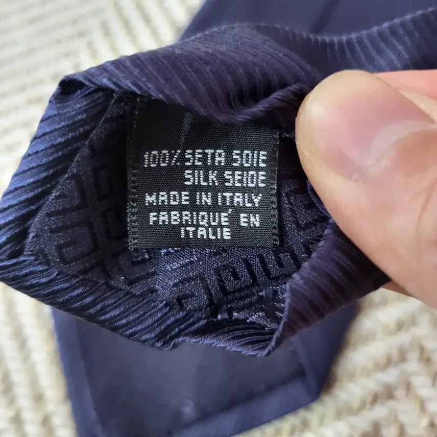 [BUNJANG] Givenchy Silk Tie Navy / 지방시 실크 넥타이 네이비