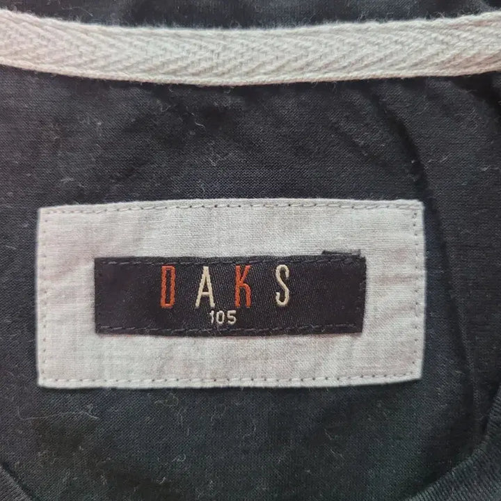 [BUNJANG] Daks V-neck Short Sleeve T-shirt / 닥스 블랙 V넥 반팔 티셔츠 105