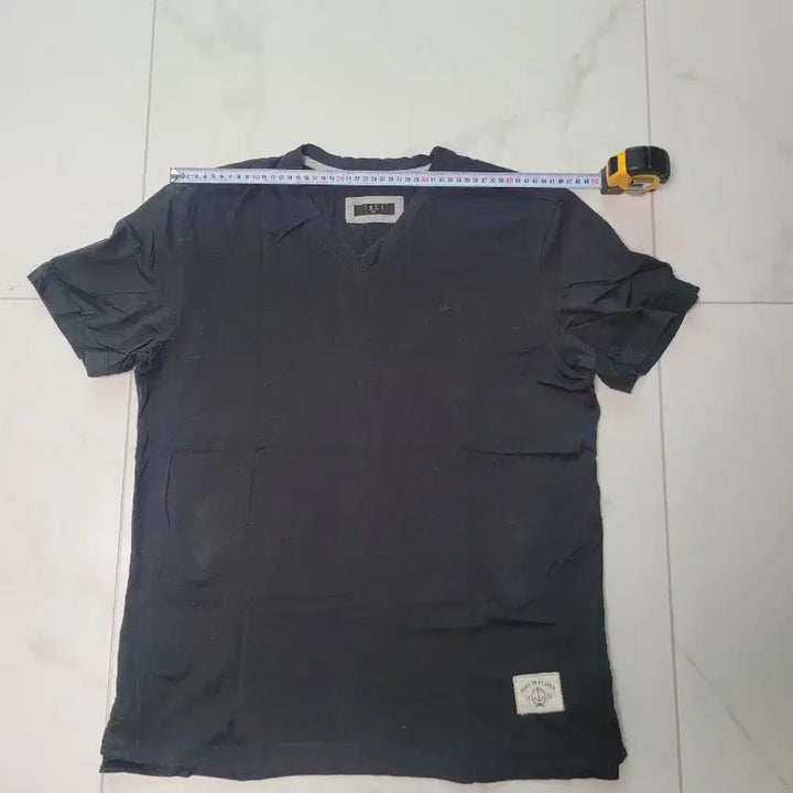 [BUNJANG] Daks V-neck Short Sleeve T-shirt / 닥스 블랙 V넥 반팔 티셔츠 105