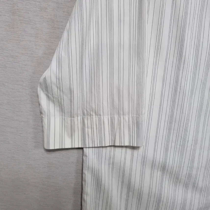 [BUNJANG] COS Hidden Snap 3/4 Sleeve Shirt (Men&