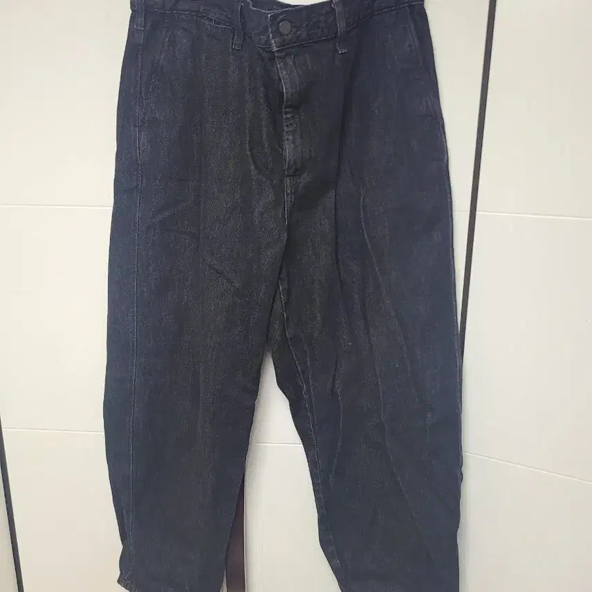 [BUNJANG] Uniqlo Wide Tapered Jeans (Black Denim) - XL / 유니클로 와이드 테이퍼드진/흑청/XL