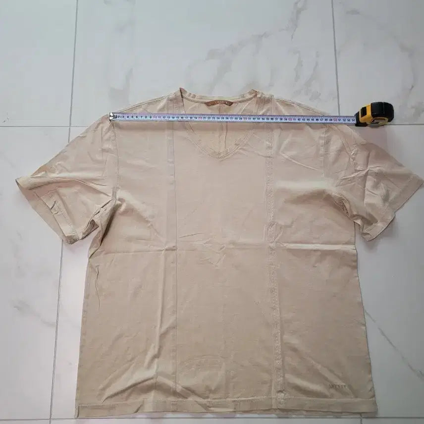 [BUNJANG] GALAXY Beige V-neck T-shirt / GALAXY 베이지 V넥 반팔 티셔츠 (110)