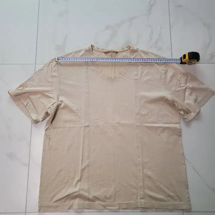 [BUNJANG] GALAXY Beige V-neck T-shirt / GALAXY 베이지 V넥 반팔 티셔츠 (110)