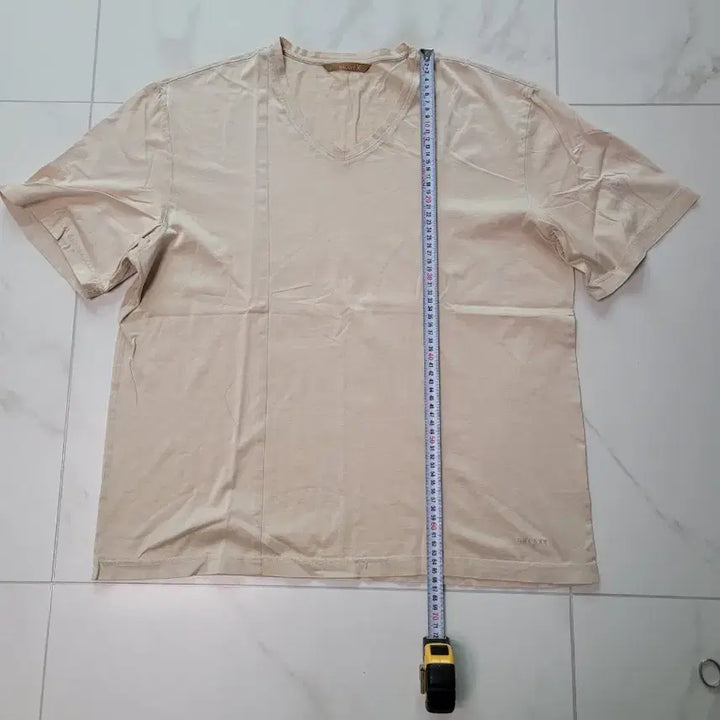 [BUNJANG] GALAXY Beige V-neck T-shirt / GALAXY 베이지 V넥 반팔 티셔츠 (110)