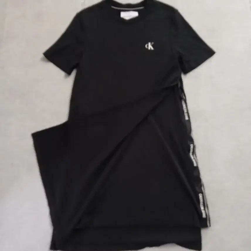 [BUNJANG] Calvin Klein Black Short Sleeve Dress / 캘빈클라인 블랙 반팔 원피스