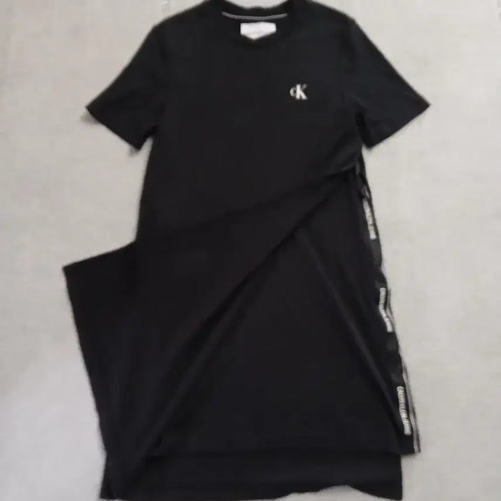 [BUNJANG] Calvin Klein Black Short Sleeve Dress / 캘빈클라인 블랙 반팔 원피스