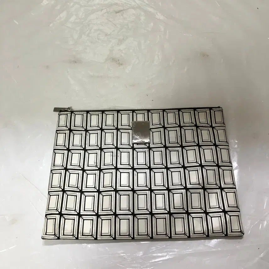 [BUNJANG] Couronne Clutch Bag / 쿠론 클러치백@9960