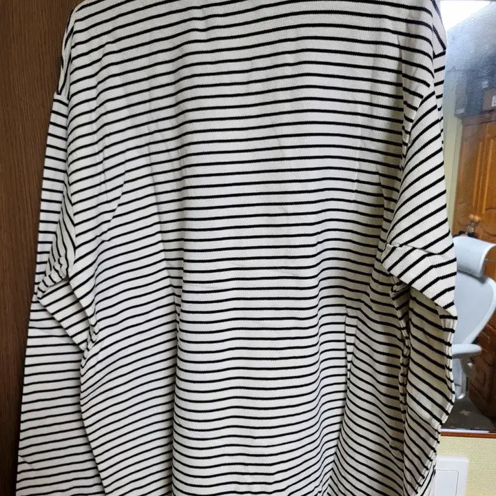 [BUNJANG] Blankroom Striped Long Sleeve T-shirt / 블랭크룸 스트라이프 긴팔 티셔츠