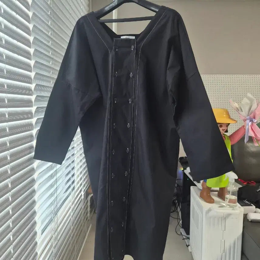 [BUNJANG] Black Two-Button Loose Stitch Midi Cotton Dress / 새제품) 스티치 디테일 모던 미디 루즈핏 원피스 프리(55~77)