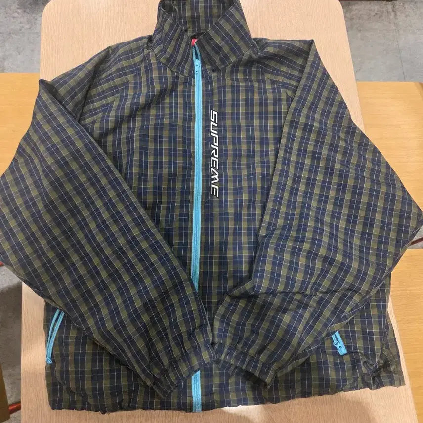 [BUNJANG] Supreme Plaid Track Jacket Navy - 25FW M / 슈프림 플레이드 트랙 자켓 네이비 - 25FW M사이즈