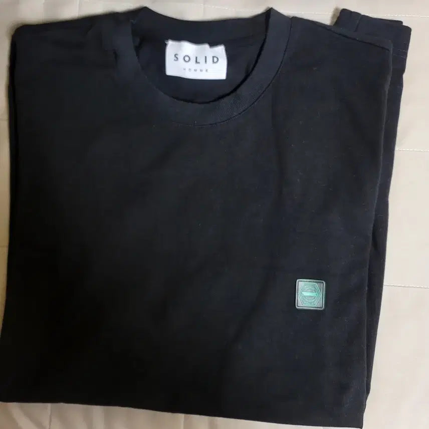 [BUNJANG] Solid Homme Embroidered Logo Black T-shirt / 솔리드옴므 백로고 자수 블랙 반팔 티셔츠 50사이즈