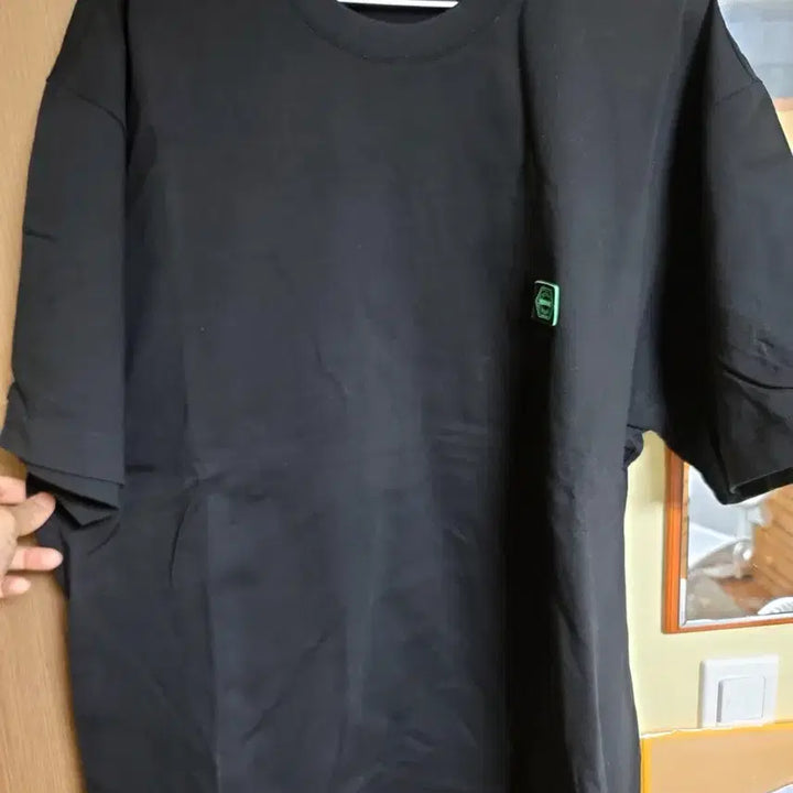 [BUNJANG] Solid Homme Embroidered Logo Black T-shirt / 솔리드옴므 백로고 자수 블랙 반팔 티셔츠 50사이즈