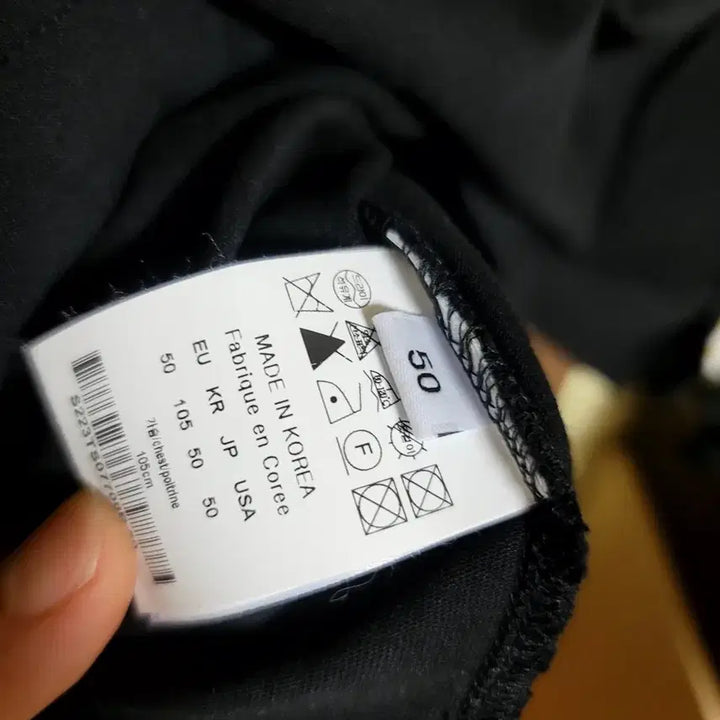 [BUNJANG] Solid Homme Embroidered Logo Black T-shirt / 솔리드옴므 백로고 자수 블랙 반팔 티셔츠 50사이즈