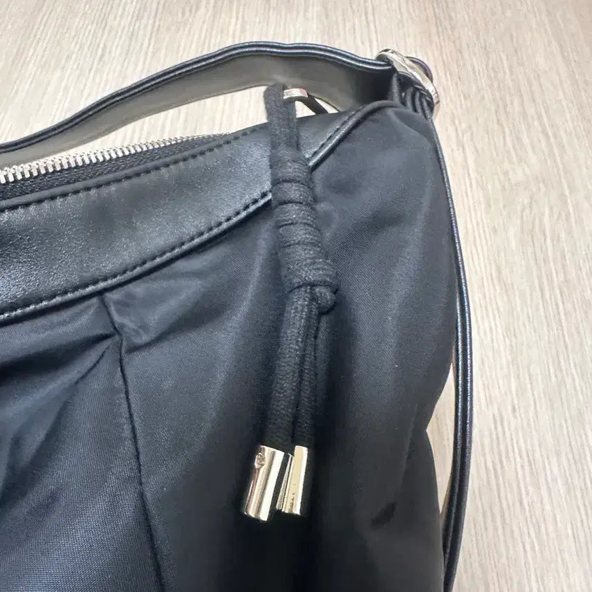 [BUNJANG] Nylon Shoulder Bag / 숄더백 나일론 폴리 가방