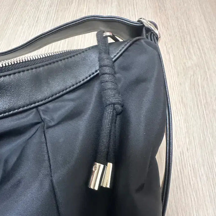 [BUNJANG] Nylon Shoulder Bag / 숄더백 나일론 폴리 가방