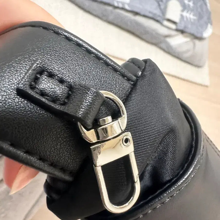 [BUNJANG] Nylon Shoulder Bag / 숄더백 나일론 폴리 가방