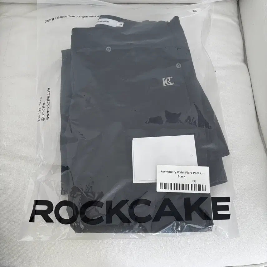 [BUNJANG] Rock Cake Asymmetry Waist Flare Pants / 락케이크 rockcake 애심메트리 웨이스트 플레어 팬츠