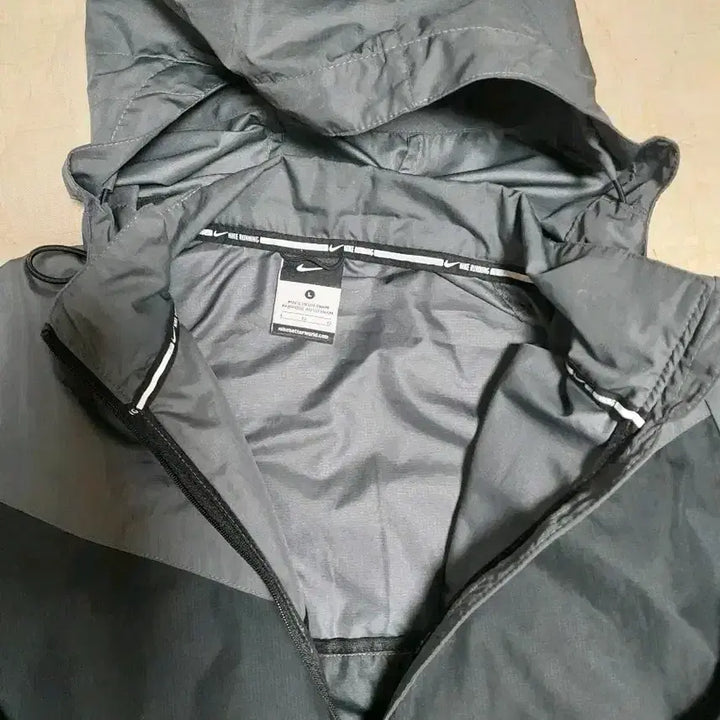 [BUNJANG] Nike Gray Hooded Windbreaker Jacket L / 나이키 회색 후드 바람막이 자켓 L