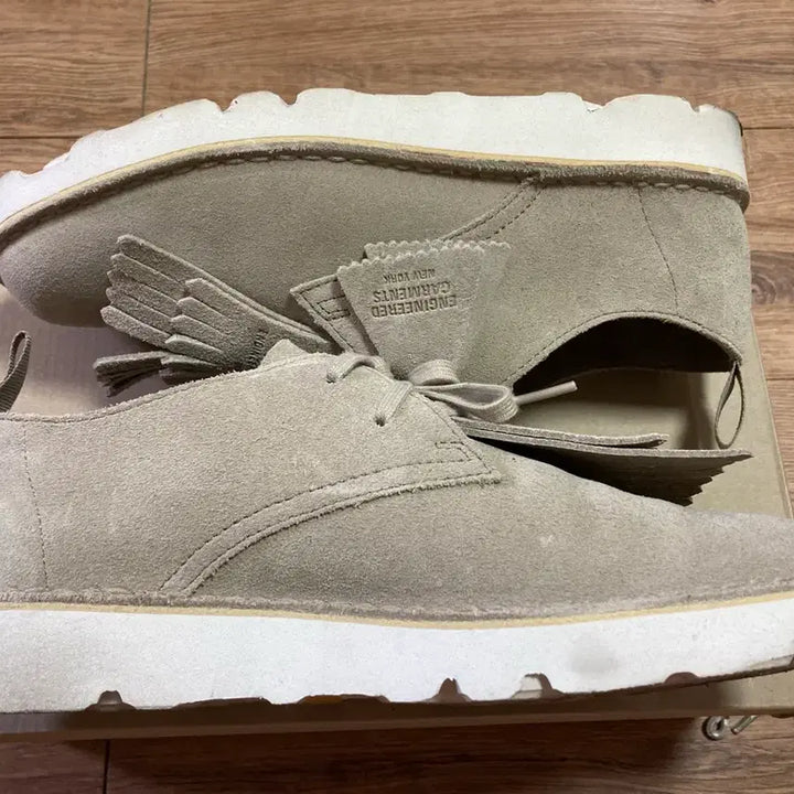 [BUNJANG] Clarks x Engineered Garments Desert Kahn Sand Suede Shoes UK 8.5 / [UK8.5/270] 클락스 X 엔지니어드가먼츠 데저트 칸