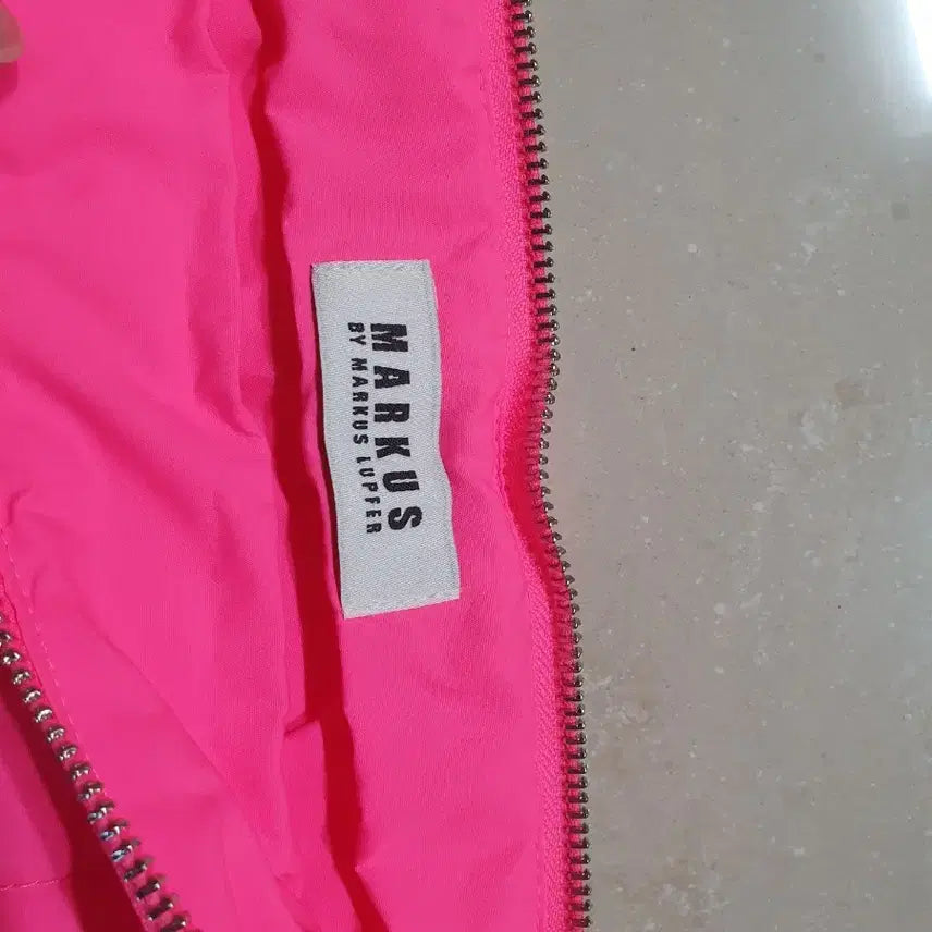 [BUNJANG] MARKUS Ruper Pink Pouch / MARKUS 루퍼 핑크 패딩 클러치/아이패드 파우치( 새상품)