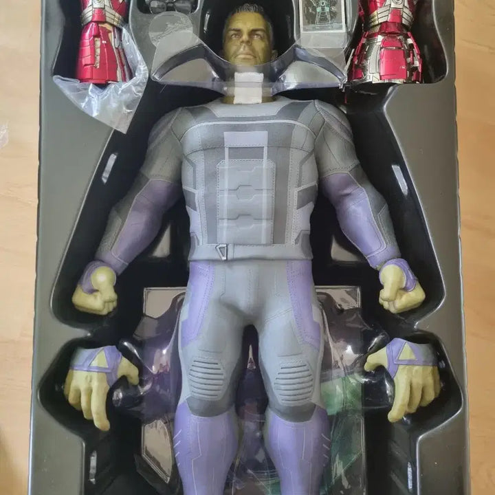 [BUNJANG] Hot Toys Avengers Endgame Hulk Figure / 핫토이 어벤져스 엔드게임 헐크 피규어