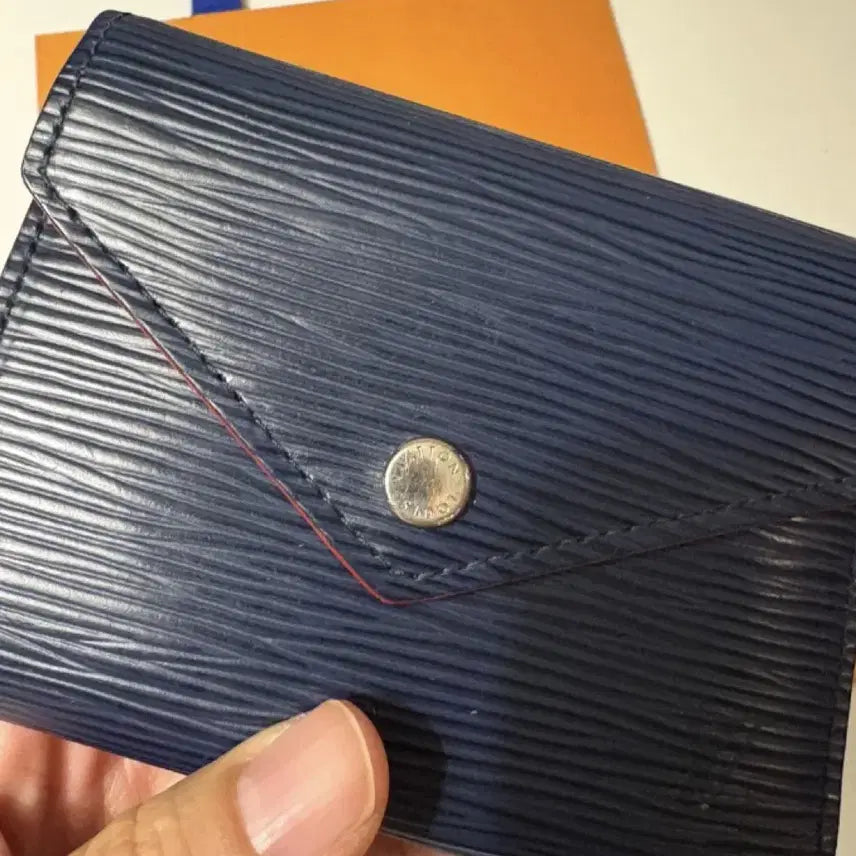 [BUNJANG] Louis Vuitton Victorine Epi Bifold Wallet / [S급/정품] 루이비통 빅토린 에피 반지갑