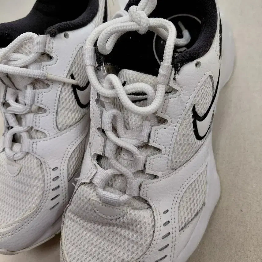 [BUNJANG] Nike Sneakers / 나이키230