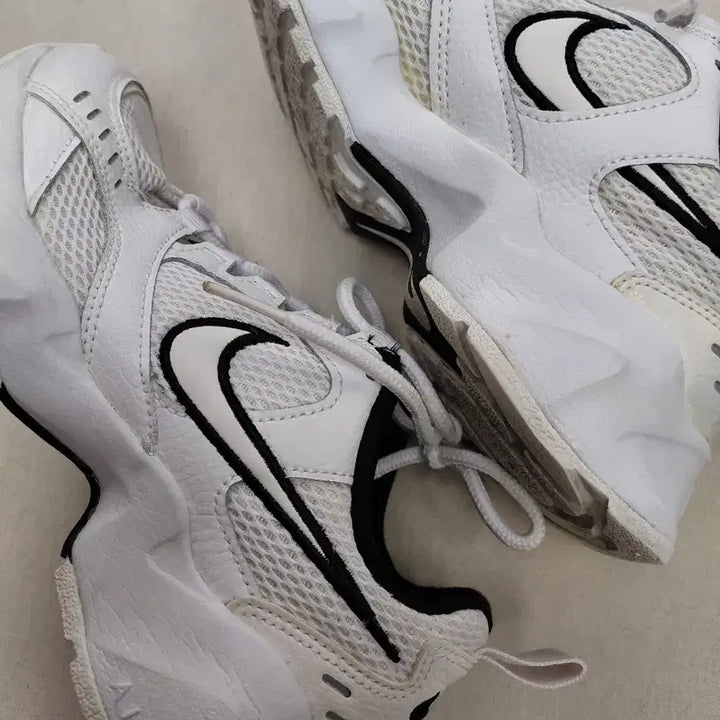 [BUNJANG] Nike Sneakers / 나이키230