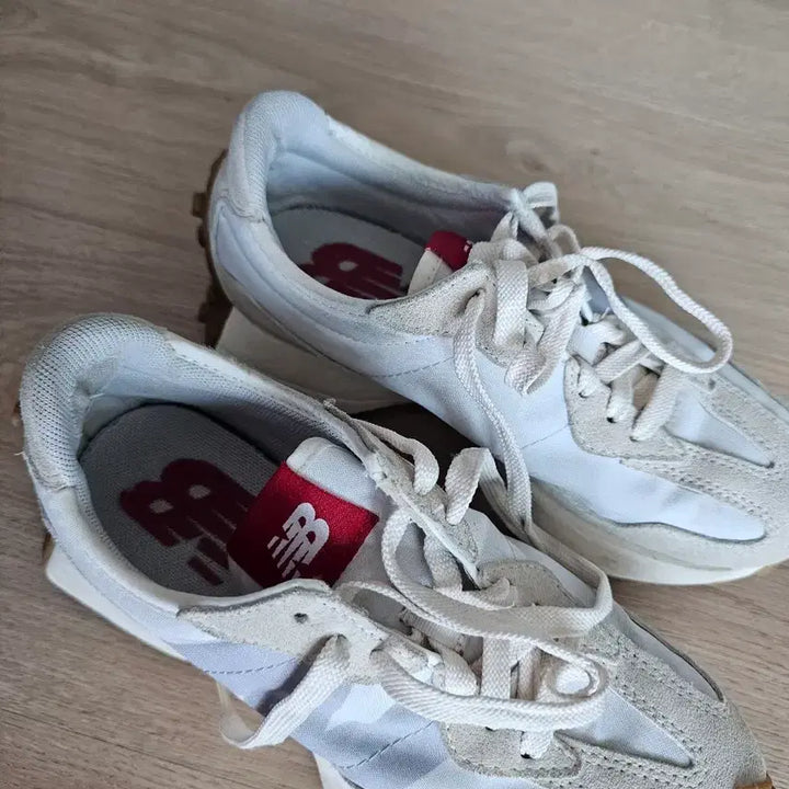 [BUNJANG] New Balance 327 Sneakers / 뉴발란스 327  220