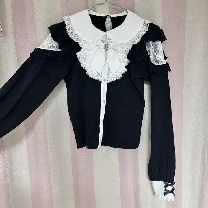 [BUNJANG] Noemy Knit Blouse / 노에미 니트 블라우스 정품 판매합니다!