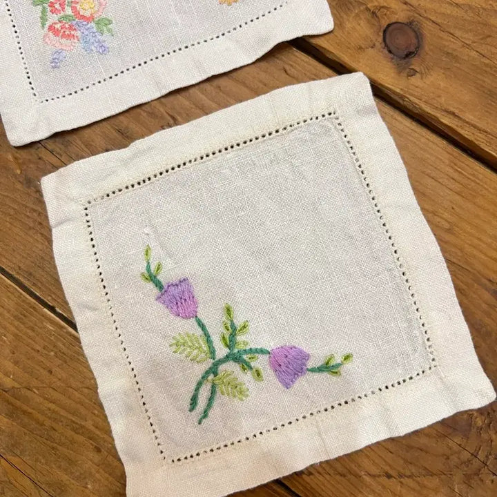 [BUNJANG] Vintage English Embroidered Linen Coaster Set (2 Pieces) / 영국 빈티지 손자수 린넨 티코스터 2장