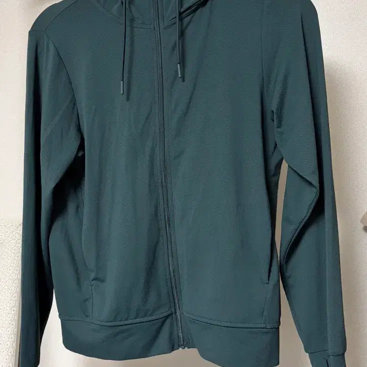 [BUNJANG] Uniqlo Hooded Zip-Up Windbreaker / 유니클로 후드집업
