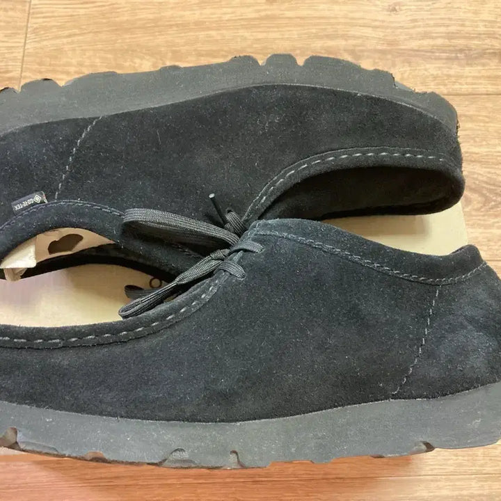 [BUNJANG] Clarks Wallabee GTX Black Suede / [UK8.5/270] 클락스 왈라비 GTX 고어텍스 / 블랙 스웨이드