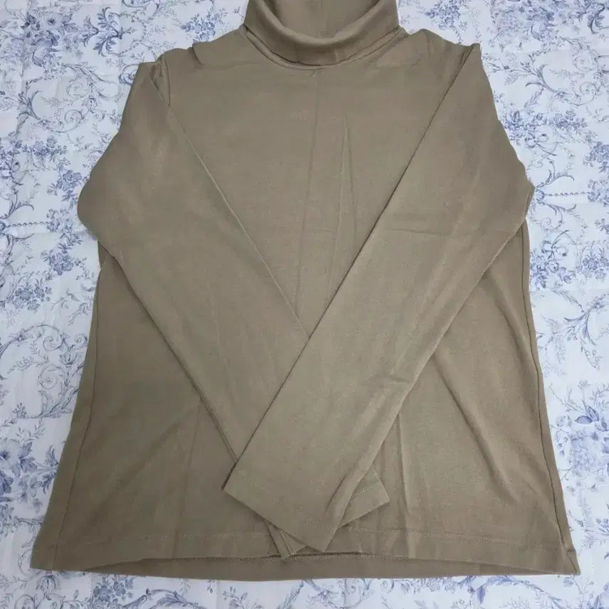 [SOLD OUT] 유니클로 터들넥