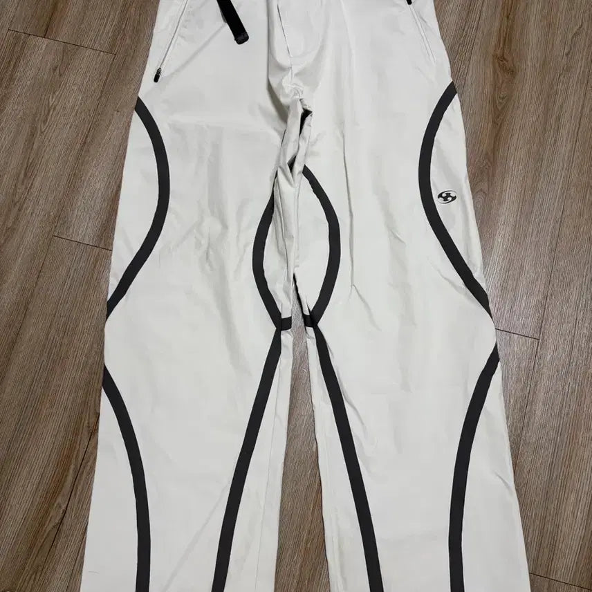 [BUNJANG] Sansan Gear Windblock Pants Size 3 / 산산기어 윈드블록 팬츠 3사이즈