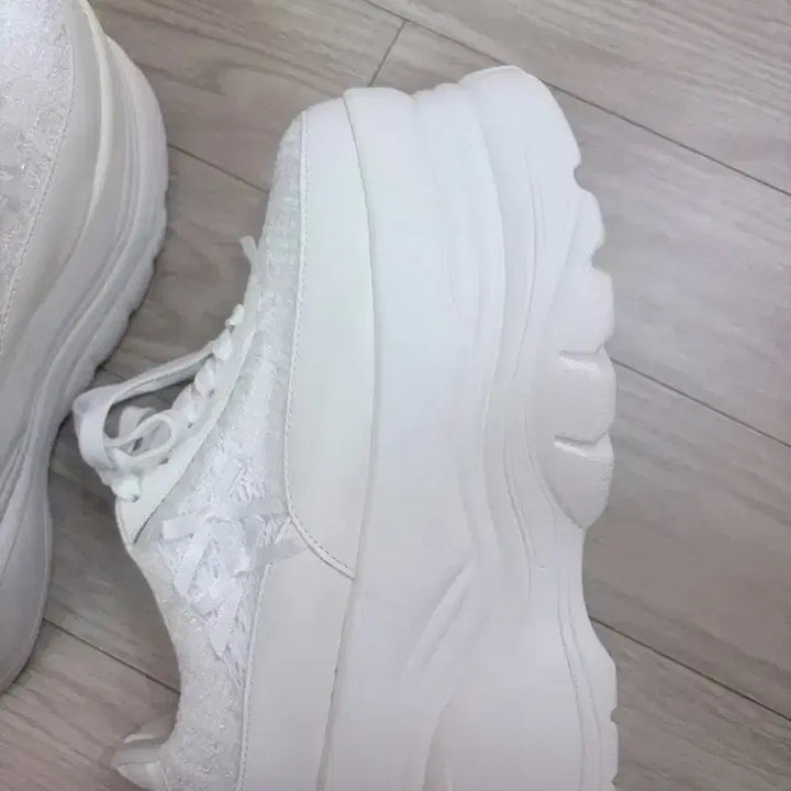 [BUNJANG] White Platform Sneakers / 미사용 화이트 통굽 스니커즈 운동화 양산형 지뢰계 양지뢰 스나계 판매