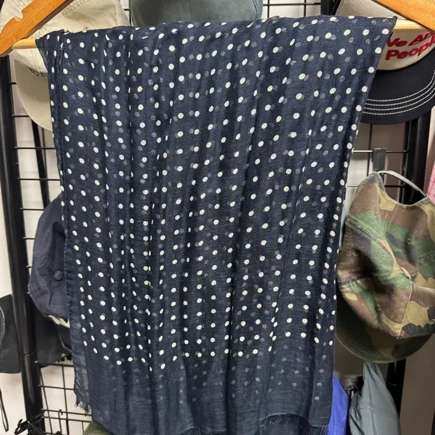[SOLD OUT] 드레익스 폴카 도트 스카프