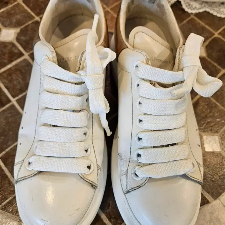 [BUNJANG] Alexander McQueen Oversized Sole Sneakers White / 알렉산더 맥퀸 오버솔 스니커즈 화이트