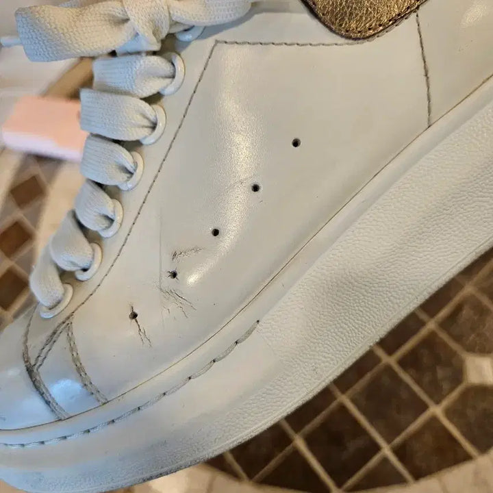 [BUNJANG] Alexander McQueen Oversized Sole Sneakers White / 알렉산더 맥퀸 오버솔 스니커즈 화이트