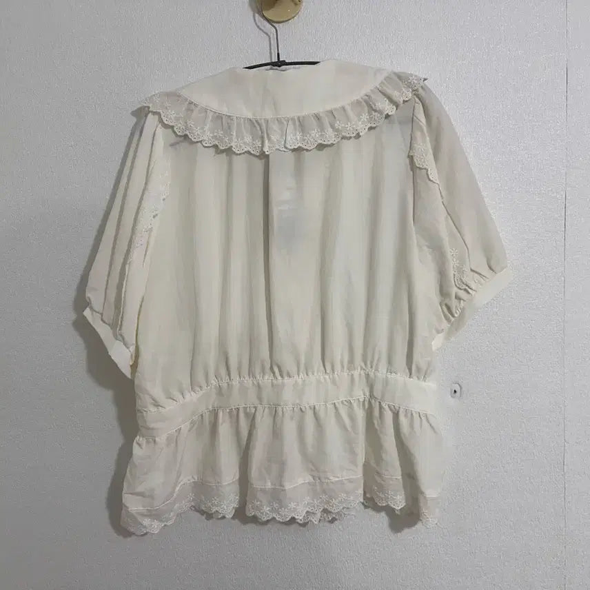 [BUNJANG] Lili &amp; Co Ivory Lace Collar Blouse / 리리앤코 아이보리 레이스 카라 블라우스