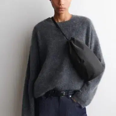 [BUNJANG] COS Drawstring Crossbody Bag Nylon Black / 코스 드로우스트링 크로스바디 백 나일론 블랙