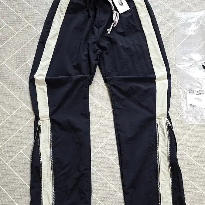 [BUNJANG] Claco Sideline Nylon Pants / [새제품/ L ] 클라코 사이드라인 나일론 팬츠