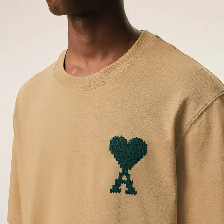[BUNJANG] Big Logo Embroidered Short-Sleeve T-Shirt / 아미 빅로고 자수 반팔티